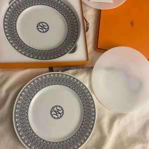 Hermes H deco dessert plates